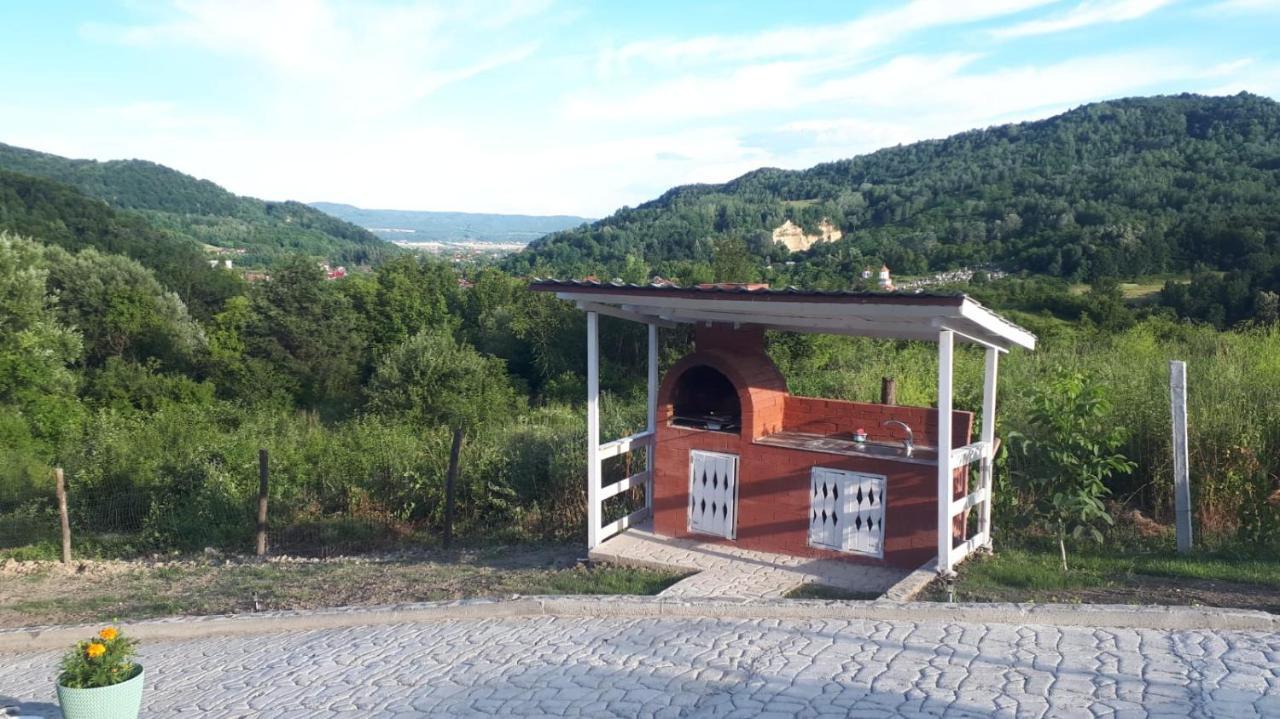 Casutele verzi din Ocnele Mari Esterno foto