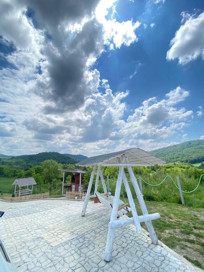 Casutele verzi din Ocnele Mari Esterno foto