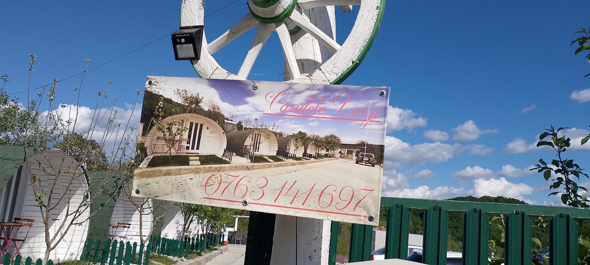 Casutele verzi din Ocnele Mari Esterno foto